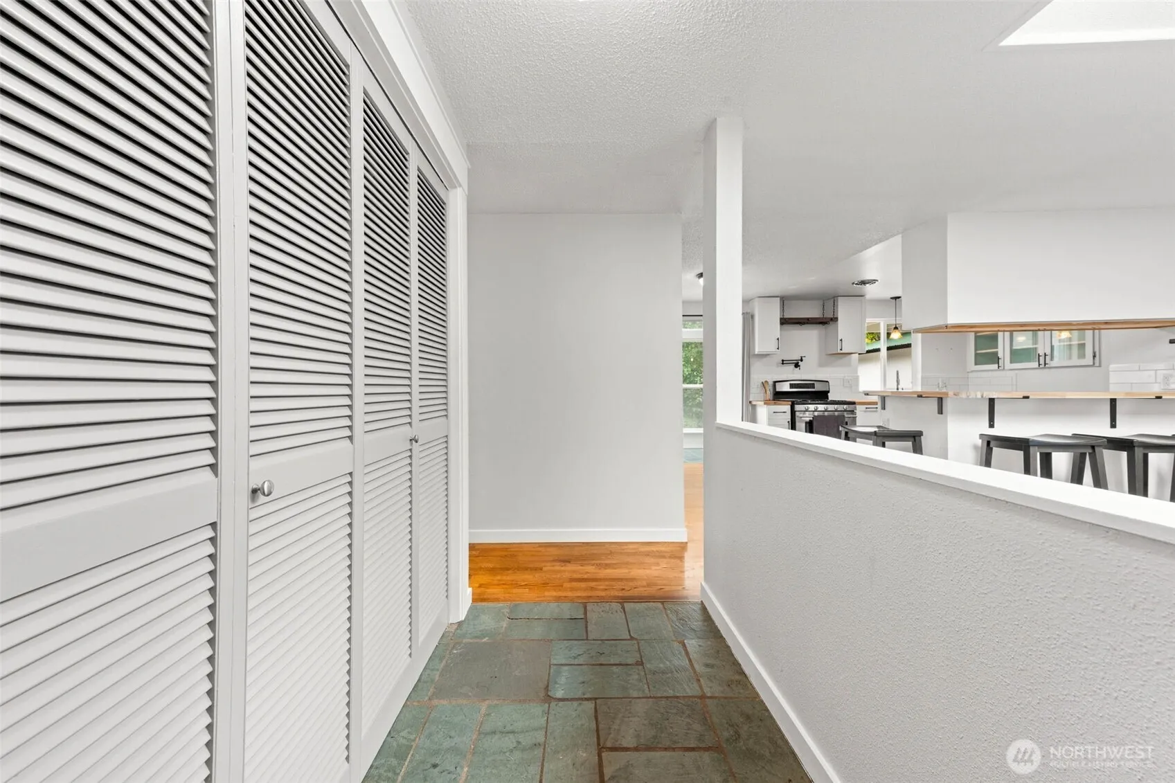 Property photo for 1716 9th Street Se, Puyallup photo 3