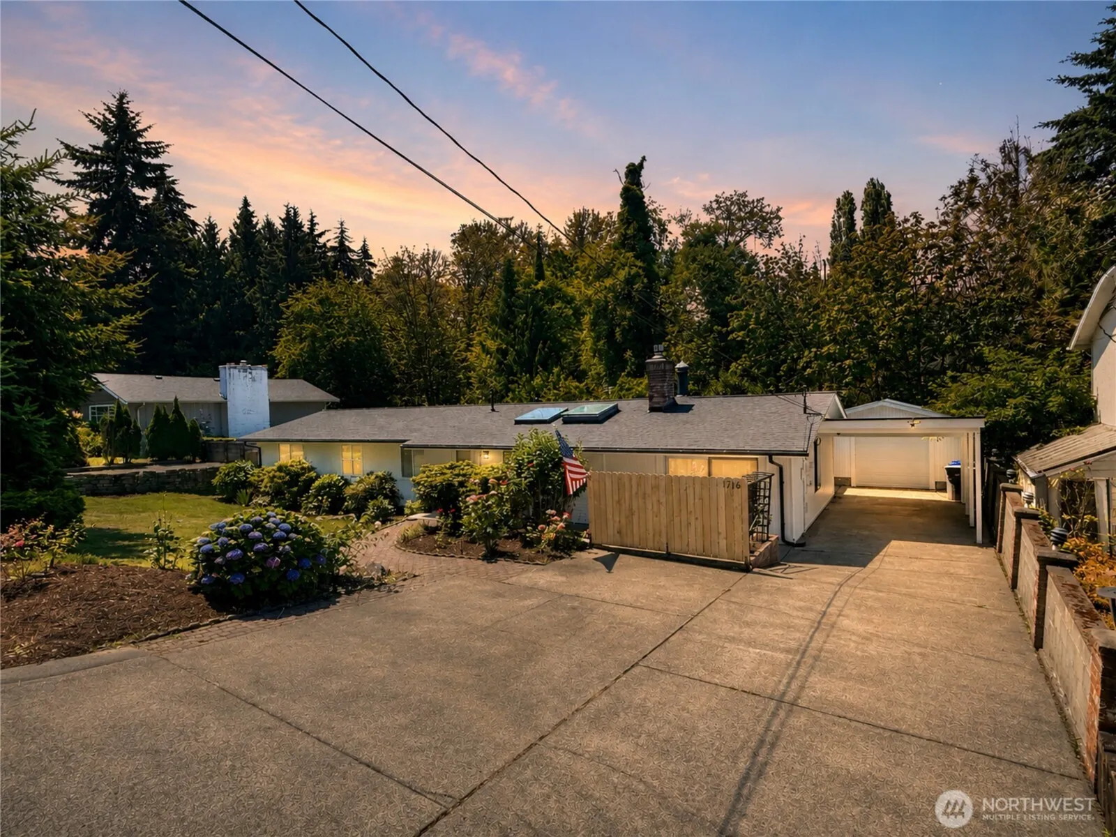 Property photo for 1716 9th Street Se, Puyallup