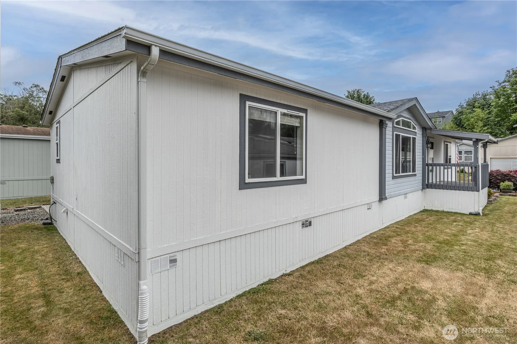 Property photo for 600 Ne Saturn Lane, Bremerton photo 2