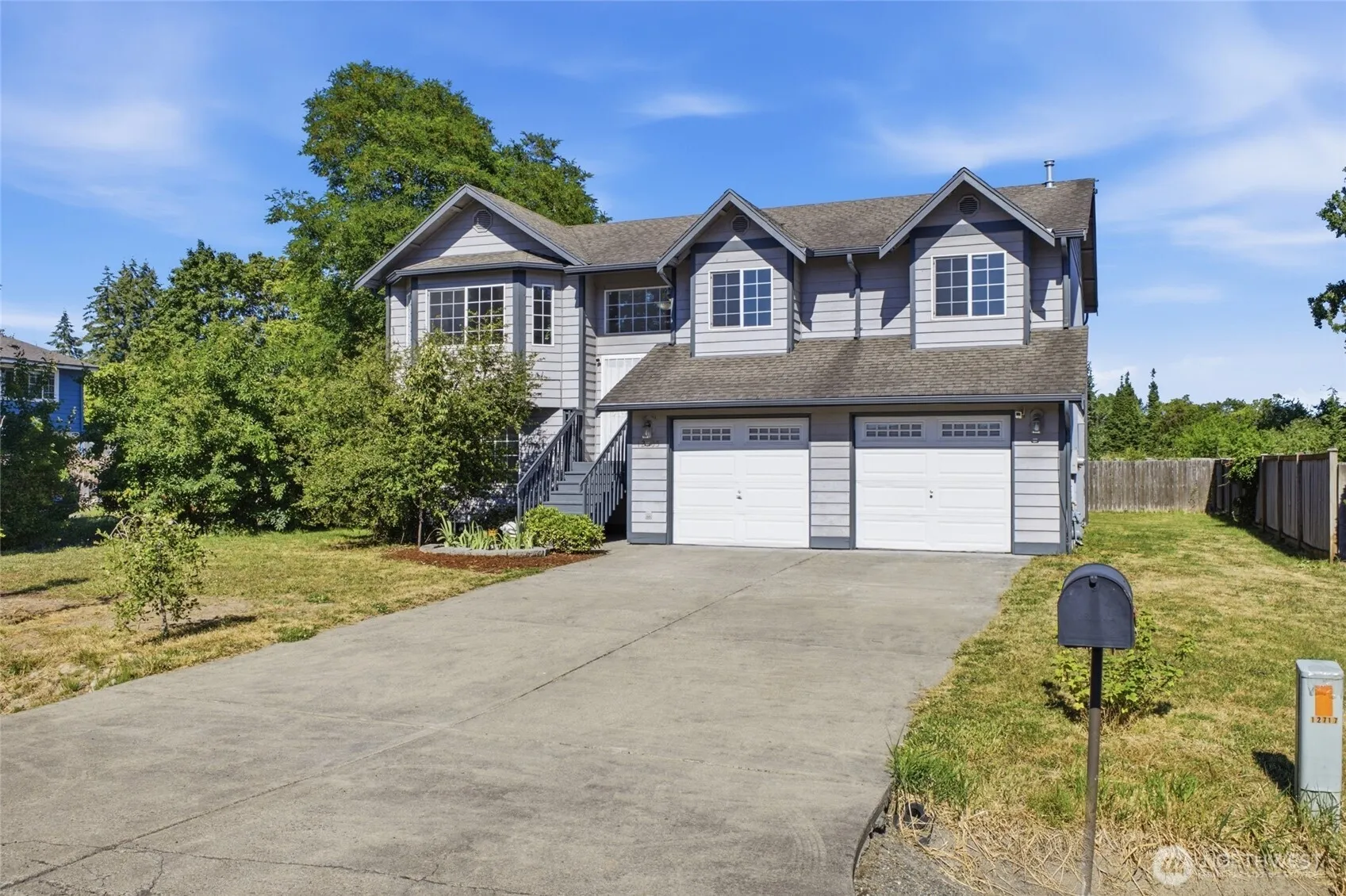 Property photo for 12705 6th Avenue E, Tacoma photo 2