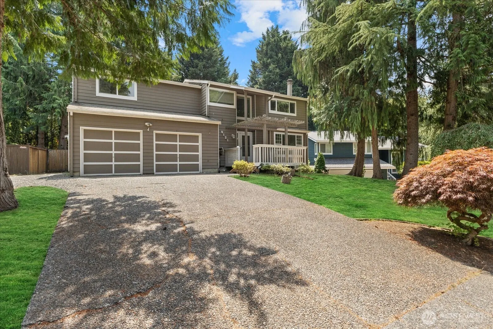 Property photo for 9121 Ne 143rd Place, Kirkland photo 3