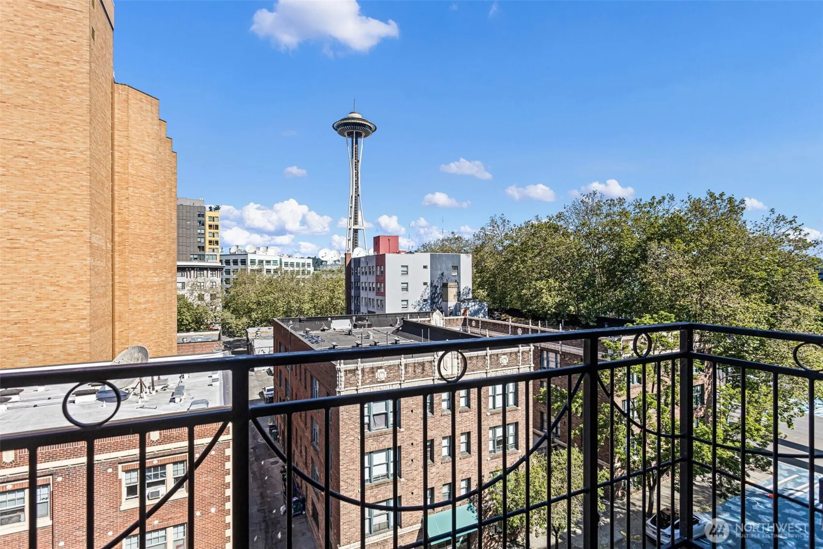 Property photo for 425 Vine Street #701, Seattle photo 3