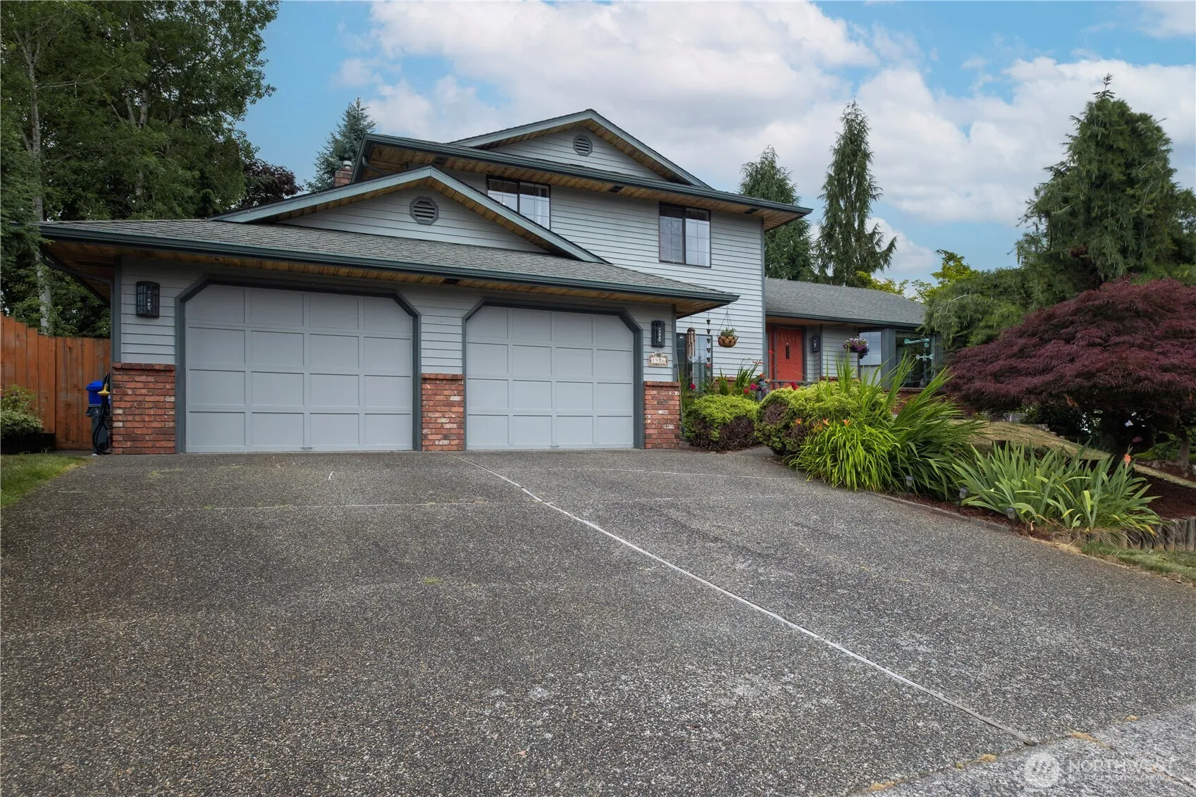 Property photo for 8906 10th Drive Se, Everett