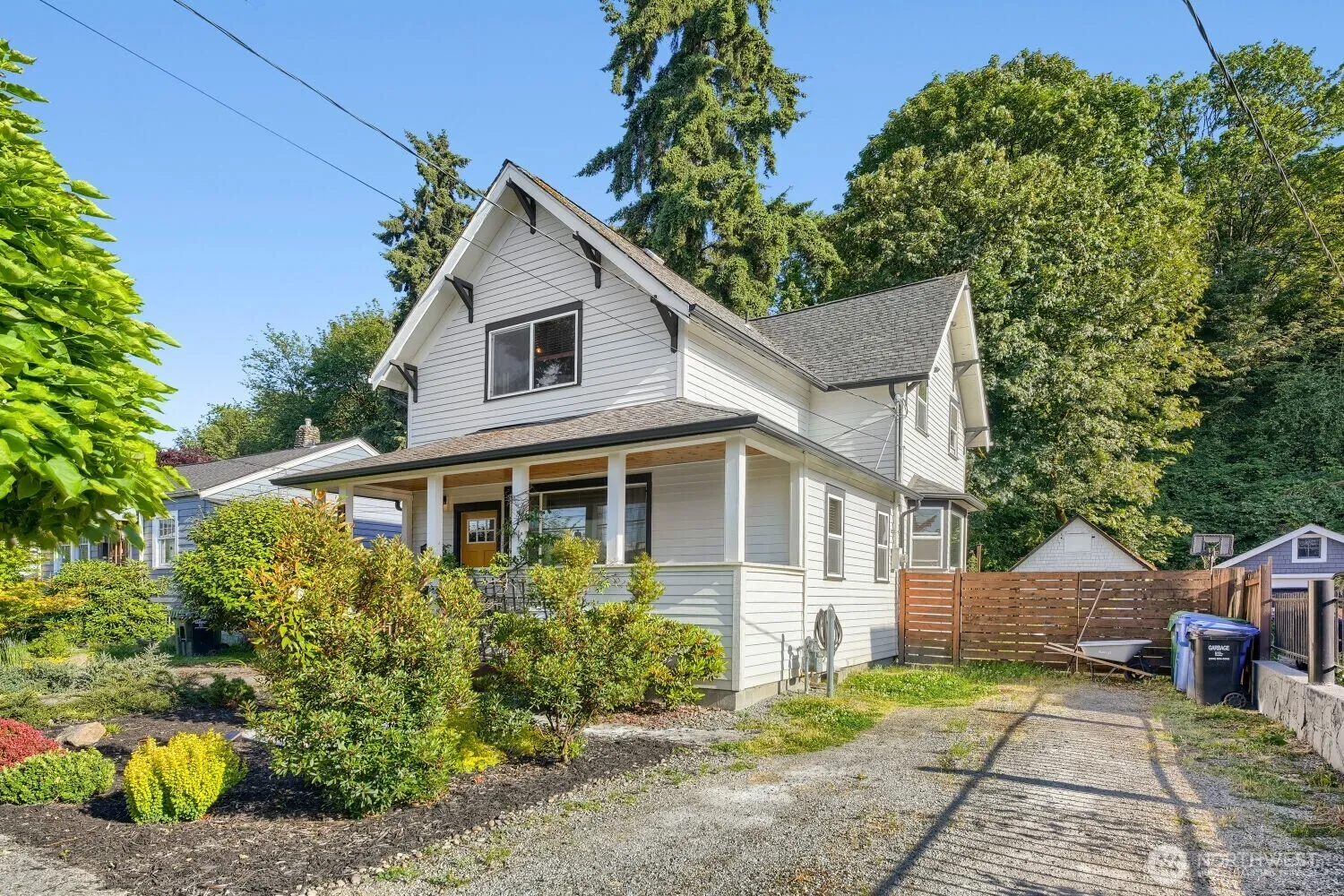 Property photo for 1025 S Donovan Street, Seattle photo 2