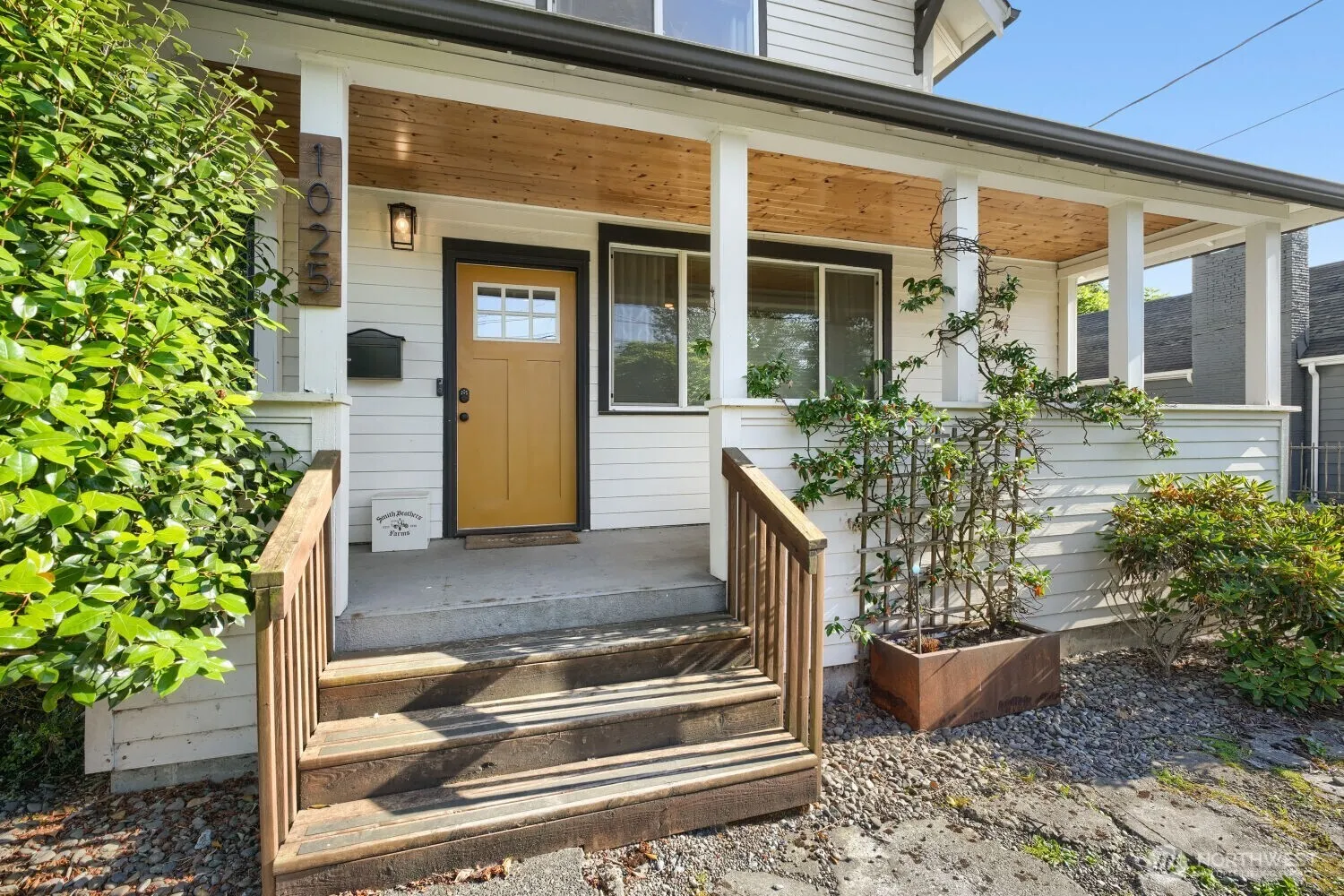 Property photo for 1025 S Donovan Street, Seattle photo 3