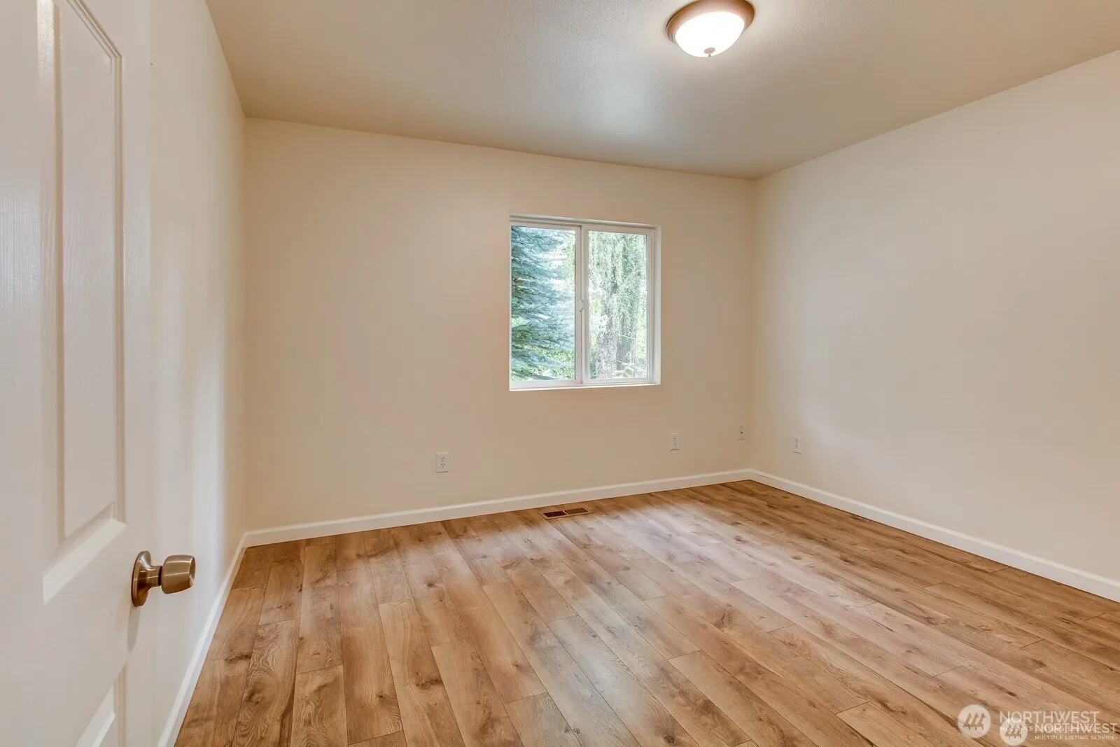 Property photo for 2618 30th Avenue E, Tacoma photo 3