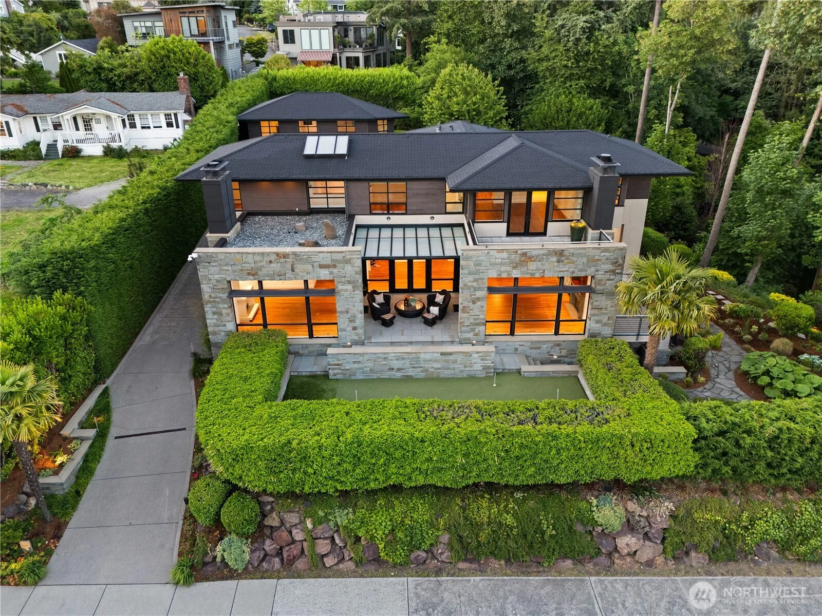 Property photo for 9632 Lake Washington Boulevard Ne, Bellevue photo 3