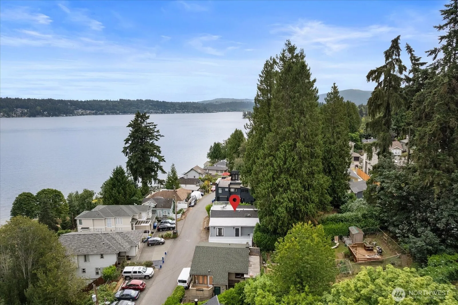 Property photo for 16917 Se 38th Place, Bellevue photo 2