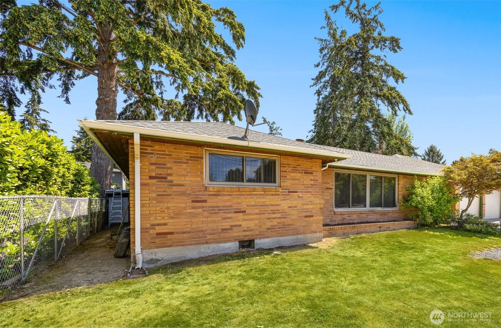 Property photo for 24608 Marine View Drive S, Des Moines