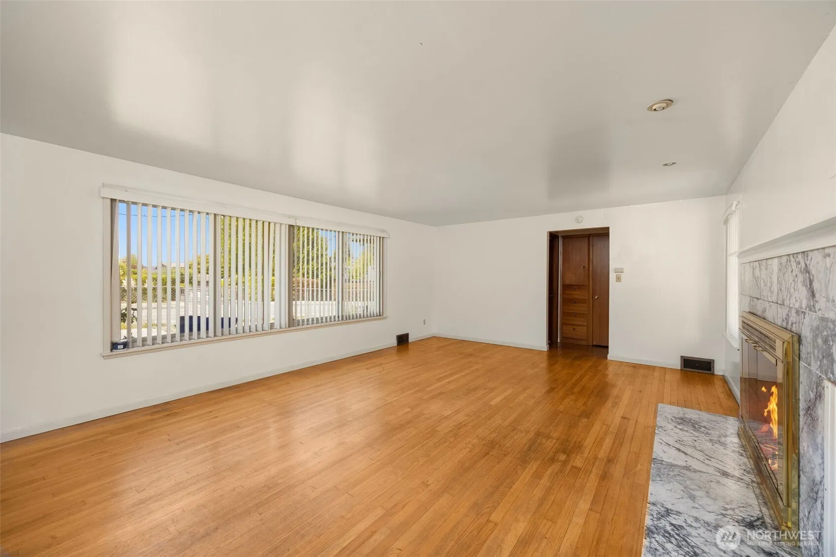 Property photo for 24608 Marine View Drive S, Des Moines photo 4