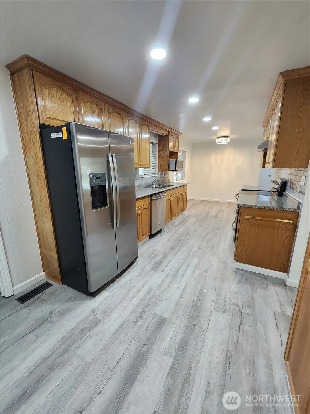 Property photo for 8810 Ne 187th Street, Bothell photo 4