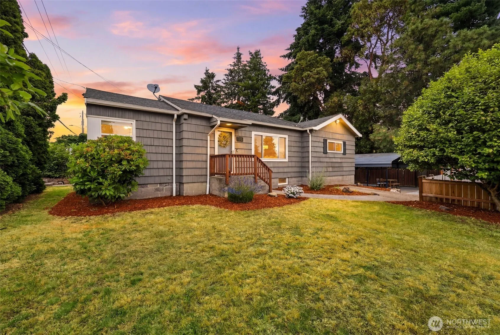Property photo for 316 Sw 124th Street, Seattle