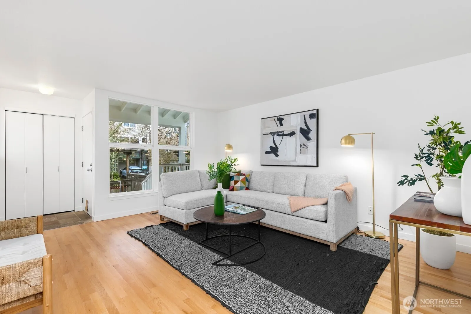 Property photo for 6726 35th Place S, Seattle photo 4