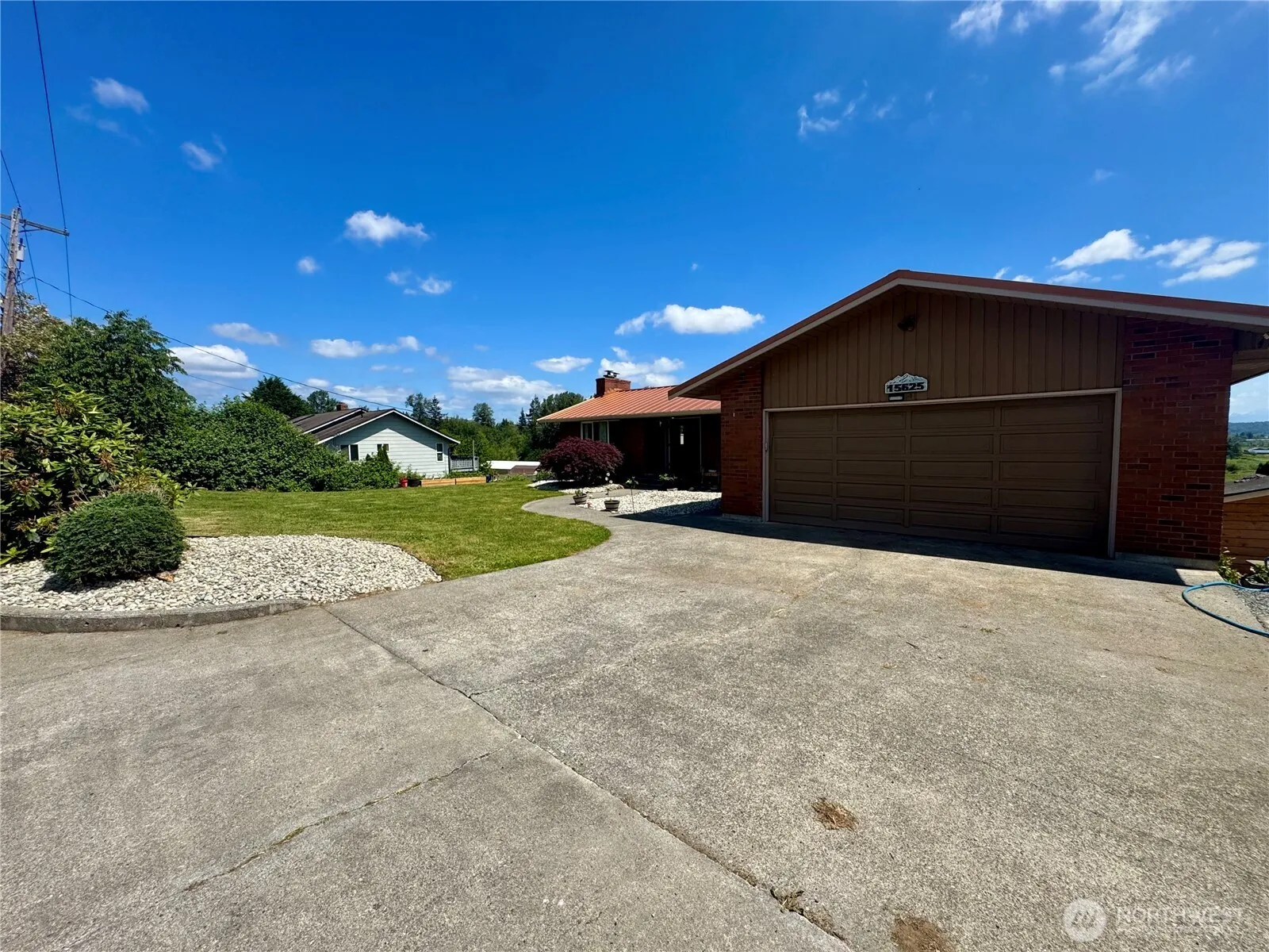 Property photo for 15625 11th Avenue Ne, Arlington photo 2