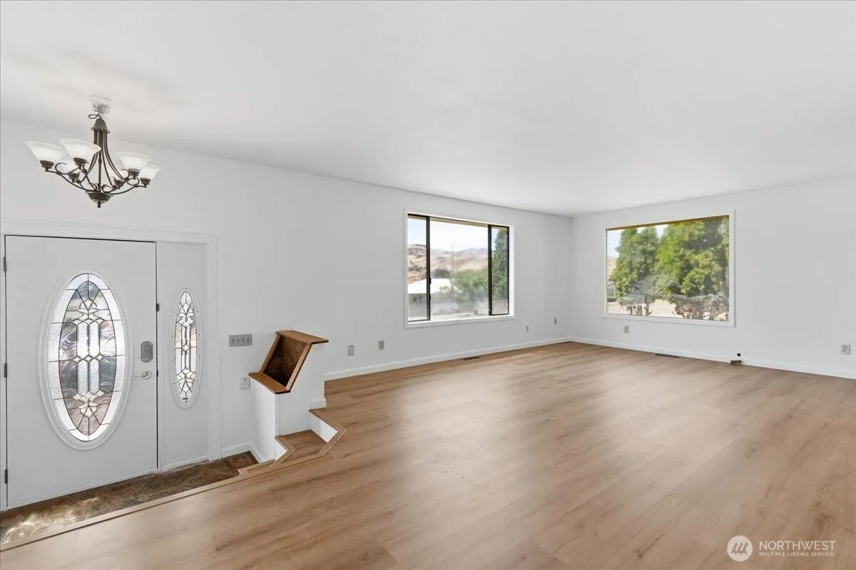 Property photo for 801 Tulip Street, Coulee Dam photo 5