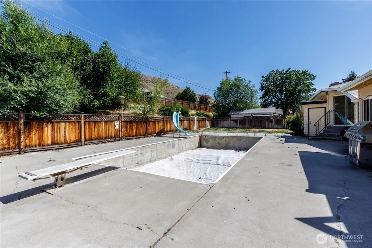 Property photo for 801 Tulip Street, Coulee Dam photo 2