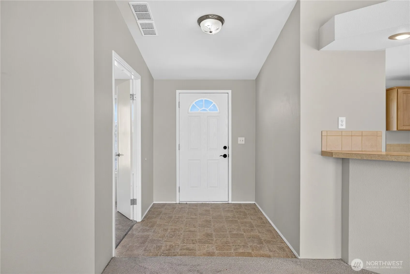 Property photo for 204 Davidson Boulevard Sw, Mattawa photo 3