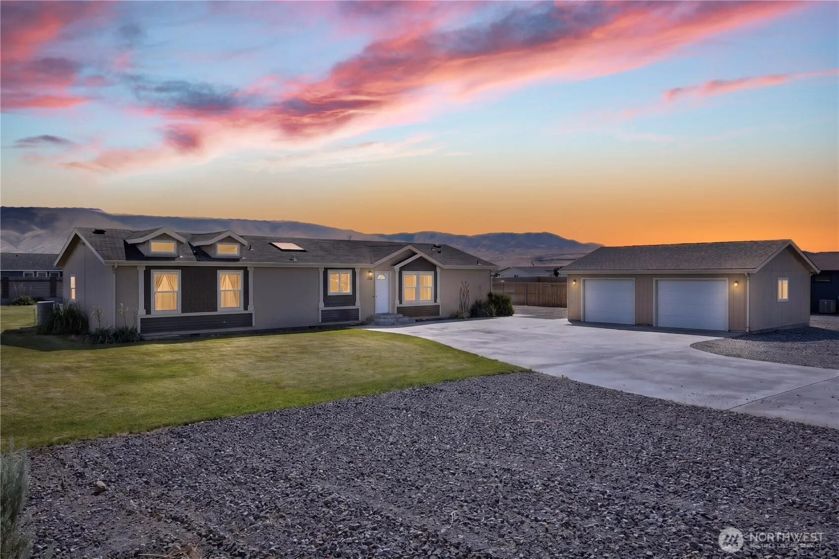 Property photo for 204 Davidson Boulevard Sw, Mattawa