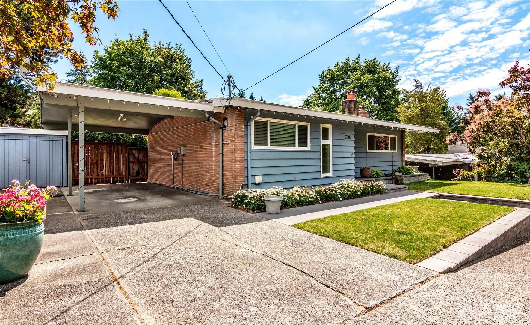 Property photo for 6246 39th Avenue Ne, Seattle photo 4
