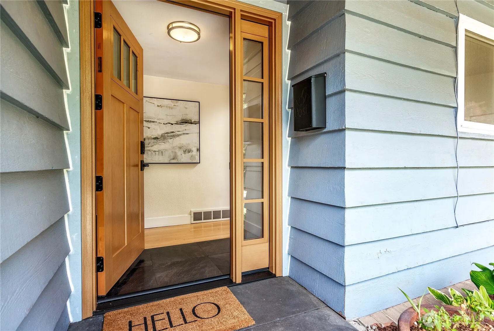 Property photo for 6246 39th Avenue Ne, Seattle photo 3