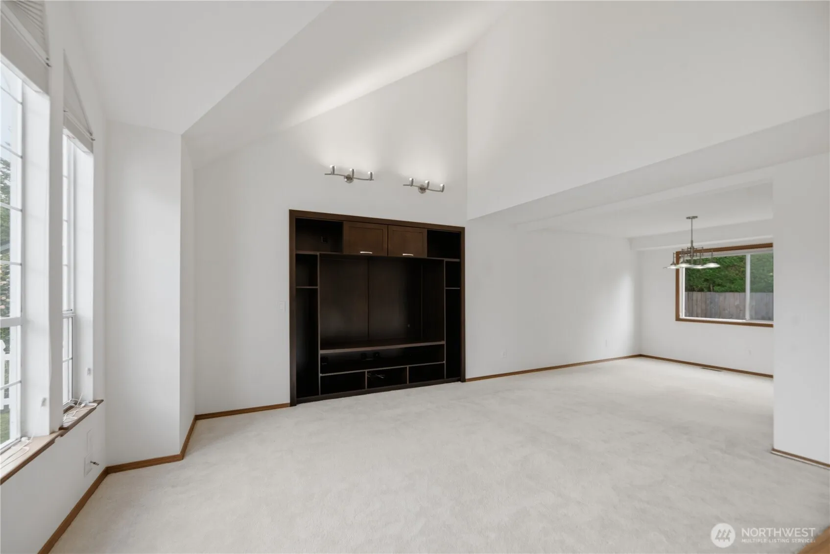 Property photo for 19022 102nd Avenue Sw, Renton photo 3