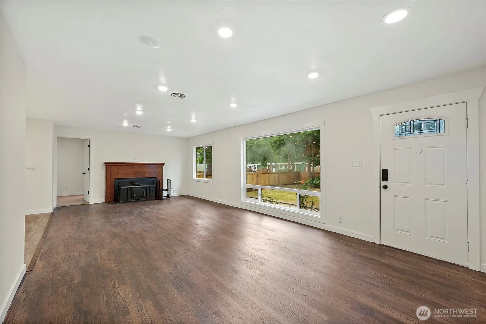 Property photo for 8811 Sw Wildwood Ave, Lakewood photo 4