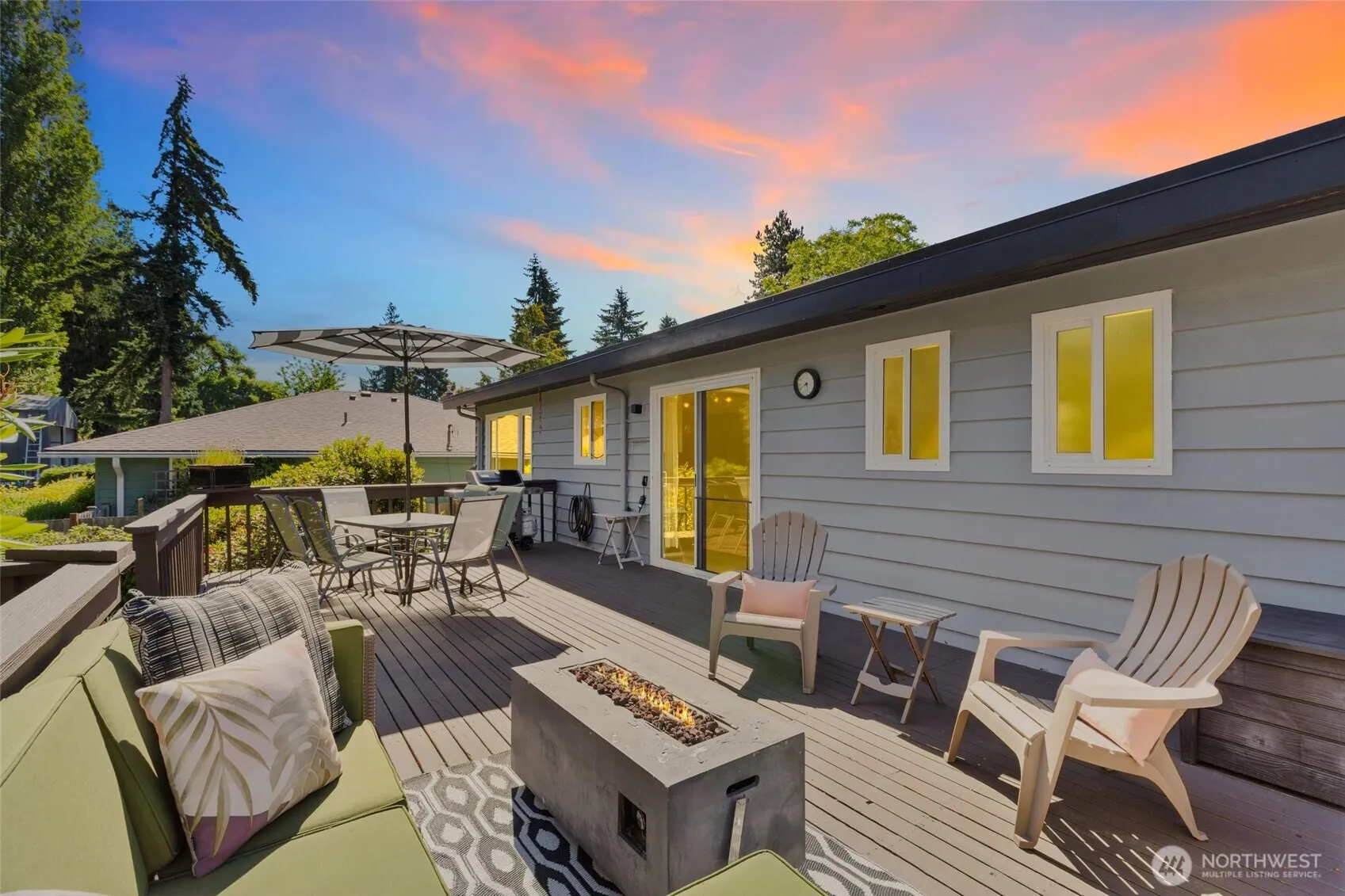 Property photo for 8707 Maple Lane, Edmonds photo 2