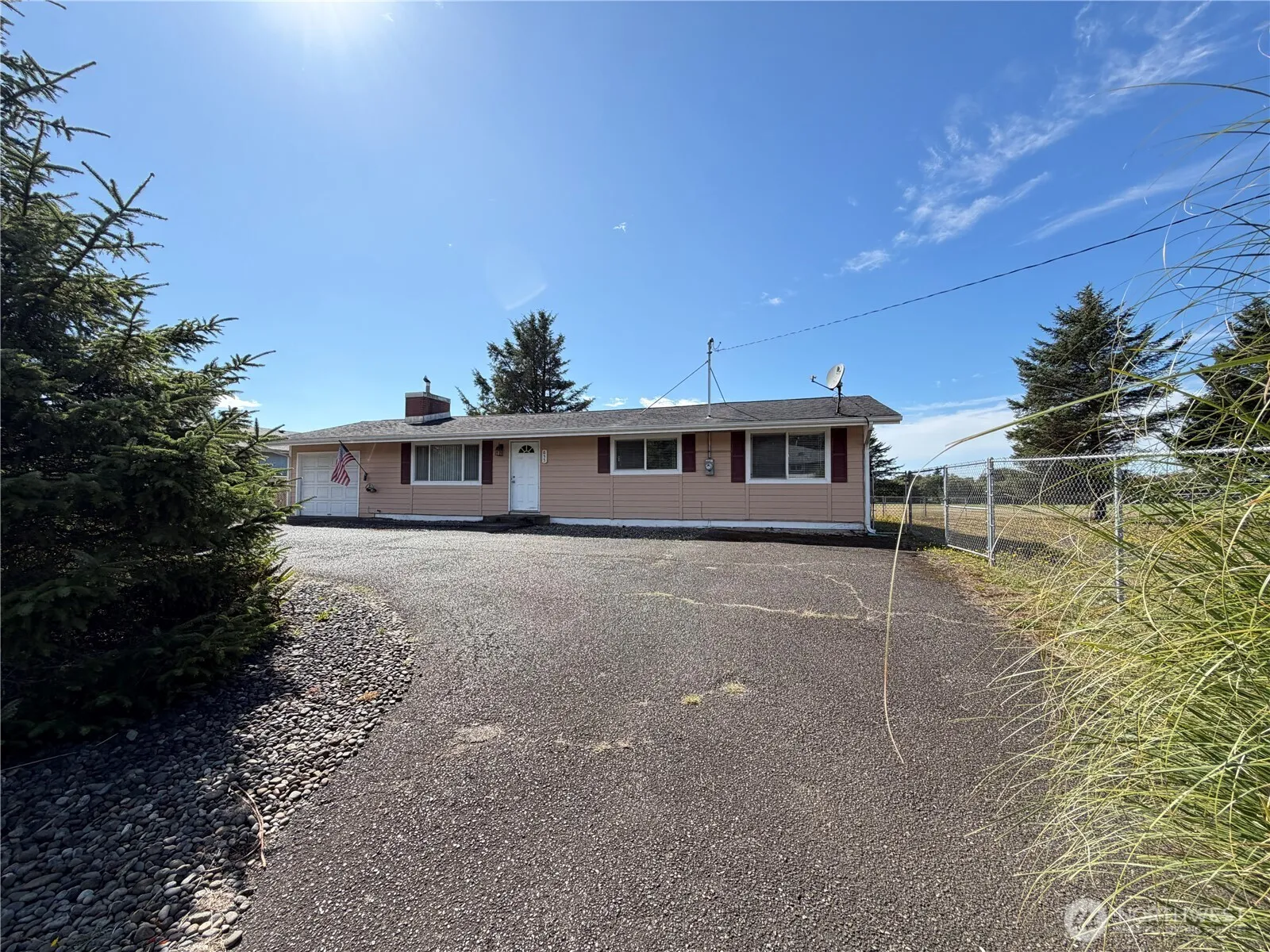Property photo for 655 Canal Drive Ne, Ocean Shores photo 2