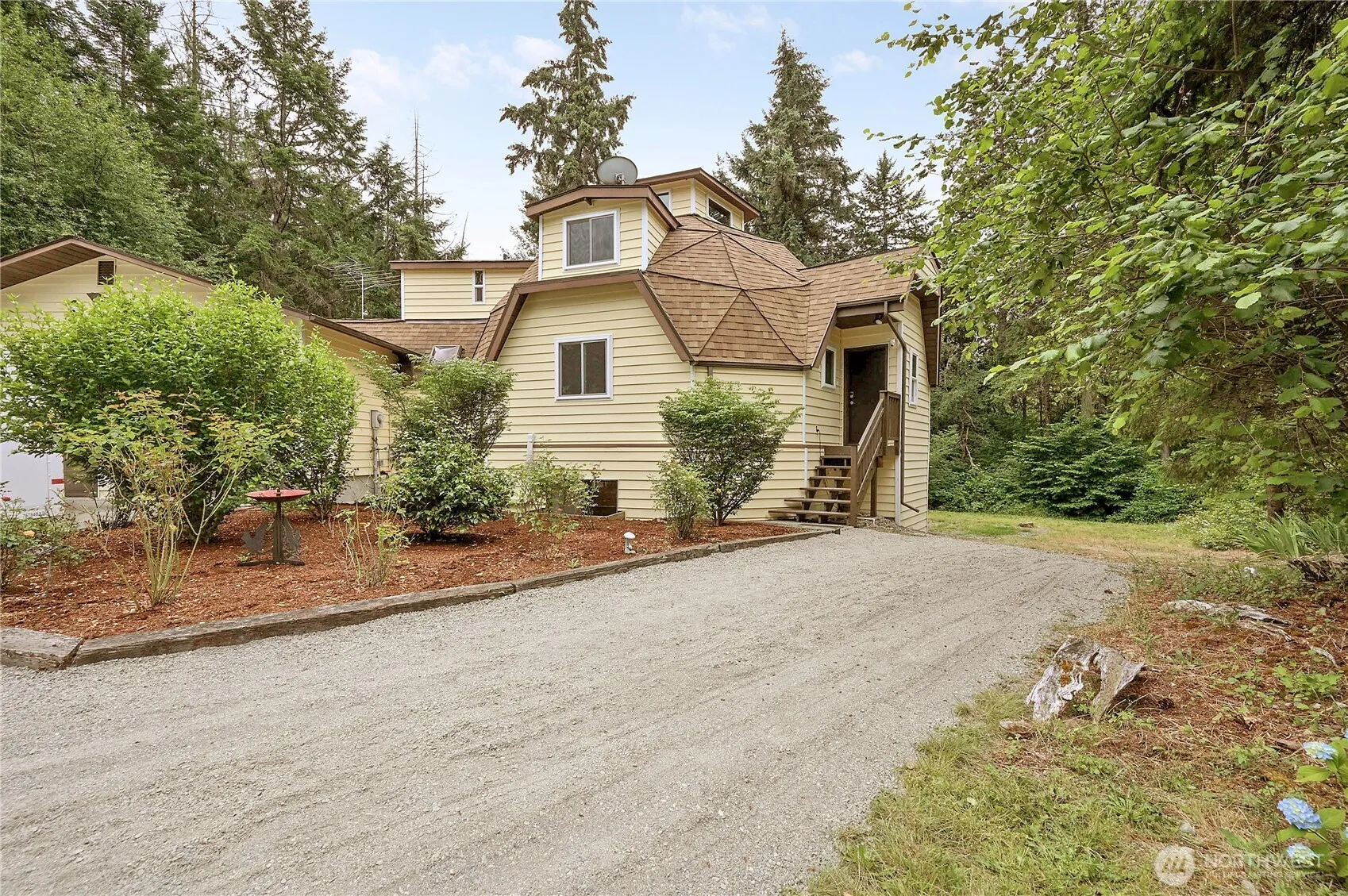 Property photo for 16412 38th Avenue E, Tacoma photo 2