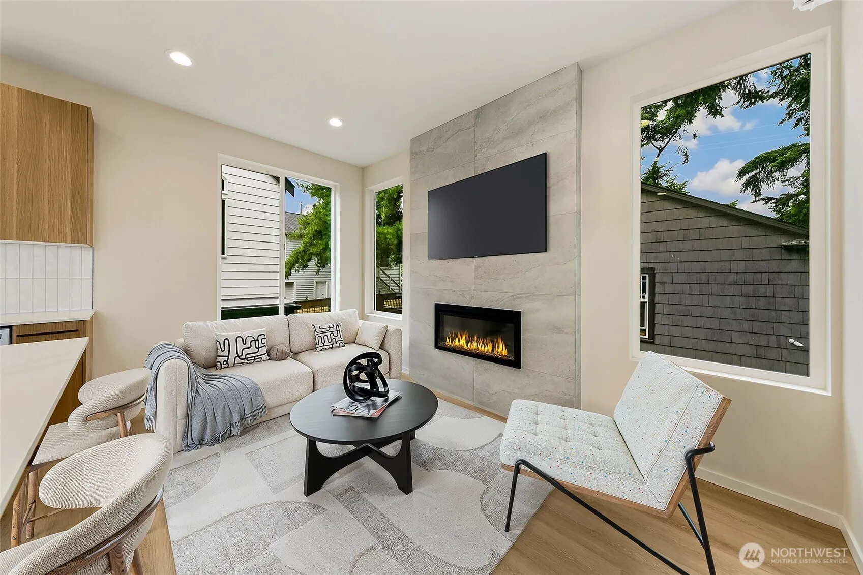 Property photo for 9813 Linden Avenue N, Seattle photo 4