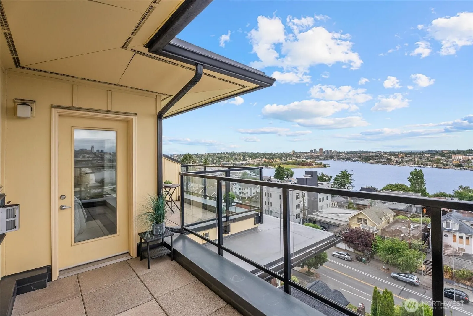 Property photo for 655 Crockett Street Ct #a507, Seattle photo 4
