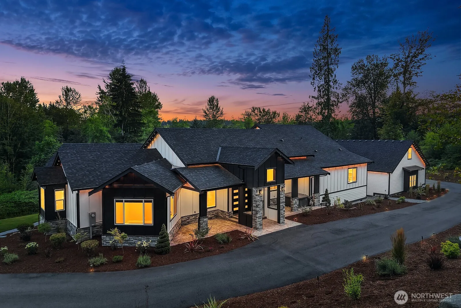 Property photo for 20225 230th Avenue Se, Maple Valley photo 2