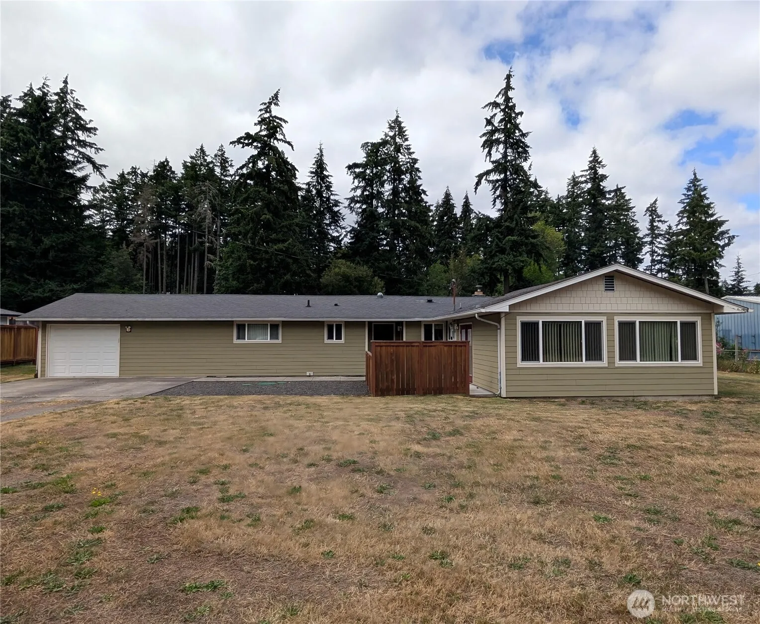 Property photo for 9428 Pacific Avenue Se, Olympia photo 2