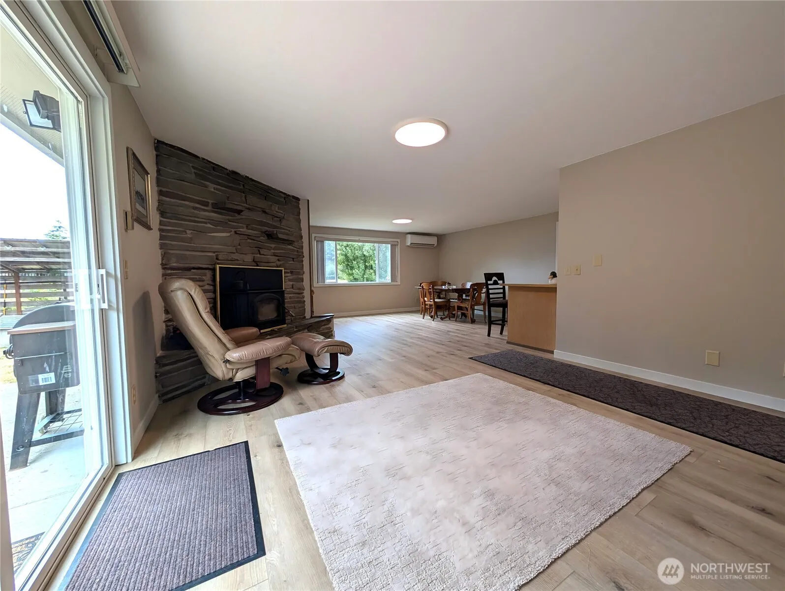 Property photo for 9428 Pacific Avenue Se, Olympia photo 5