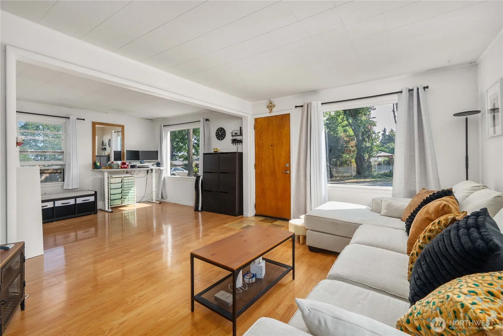 Property photo for 10251 3rd Avenue Sw, Seattle photo 4