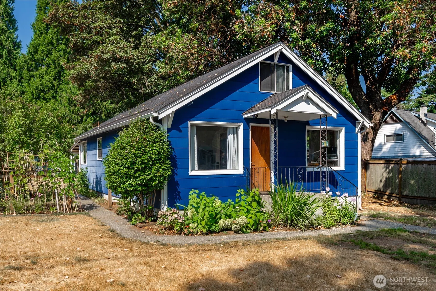 Property photo for 10251 3rd Avenue Sw, Seattle photo 2