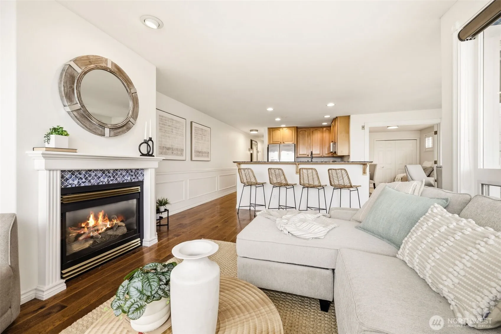 Property photo for 1600 Alki Avenue Sw #202, Seattle photo 4