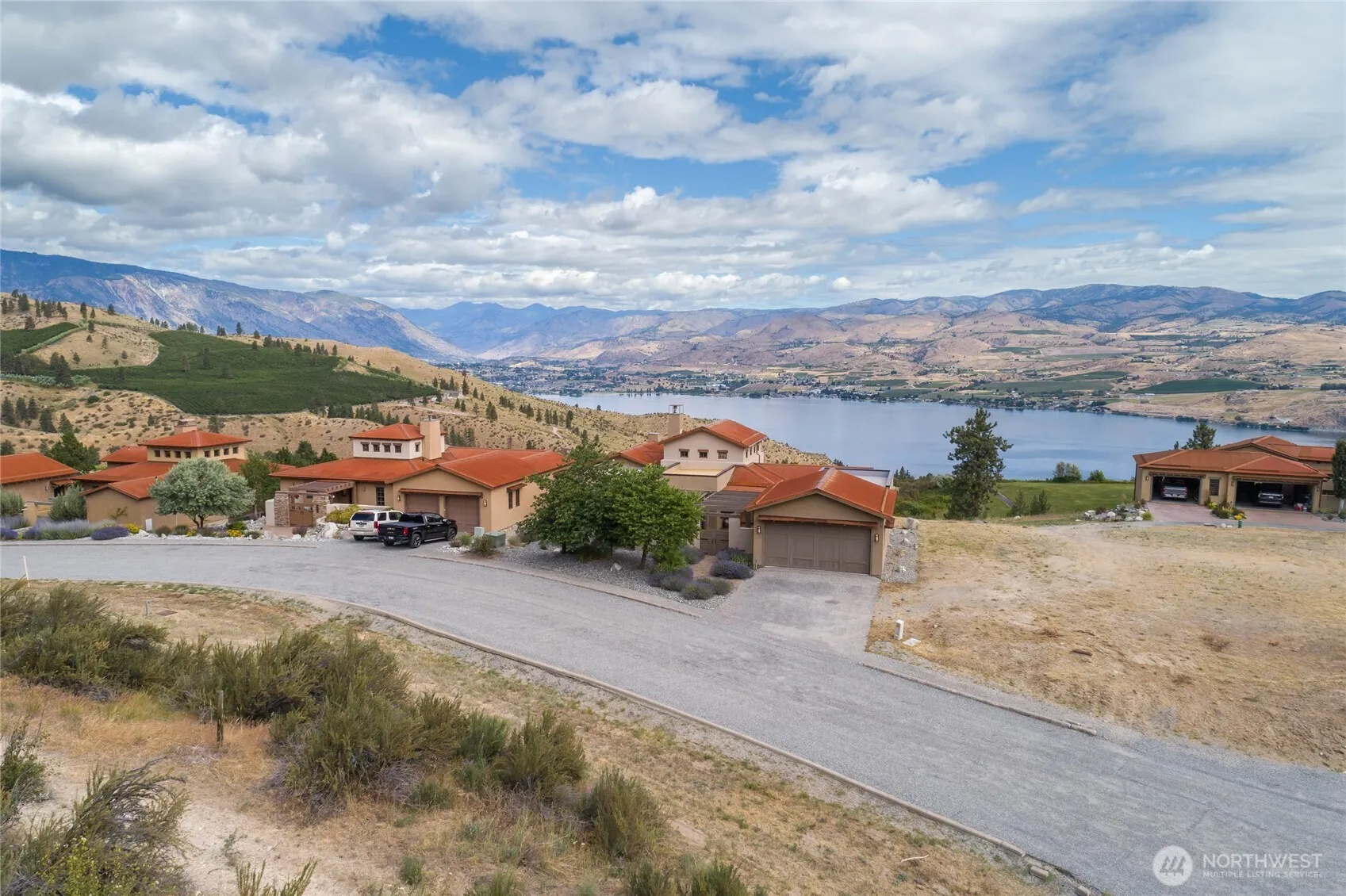 Property photo for 227 Bandera Way, Chelan photo 2