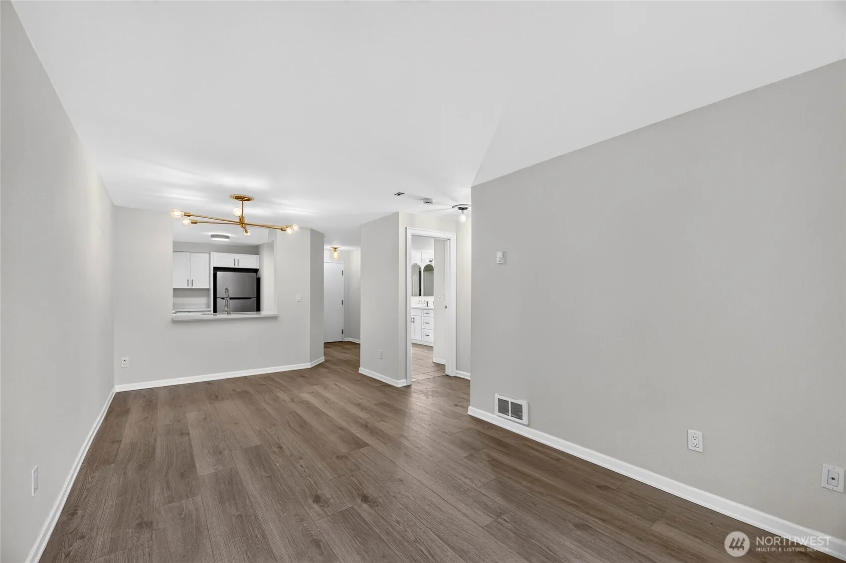 Property photo for 1300 W Boston Street #13, Seattle photo 4