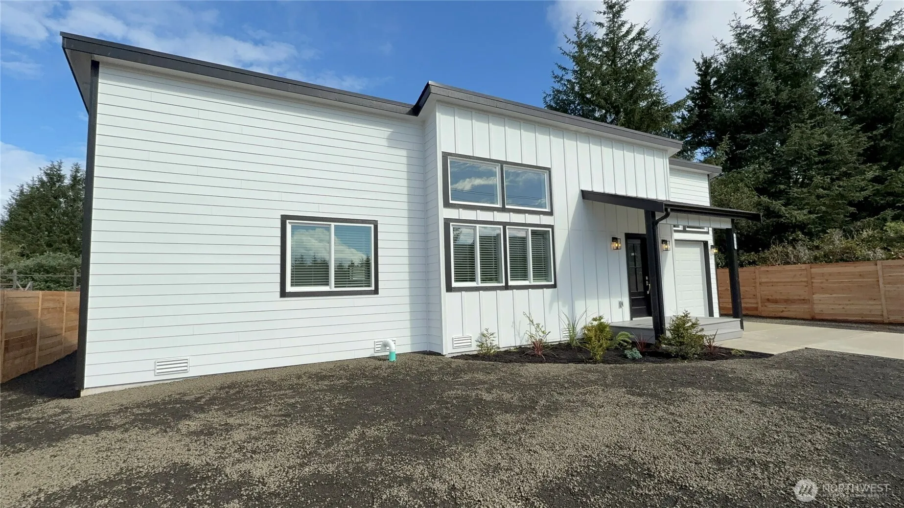 Property photo for 955 Tonquin Avenue Sw, Ocean Shores photo 2