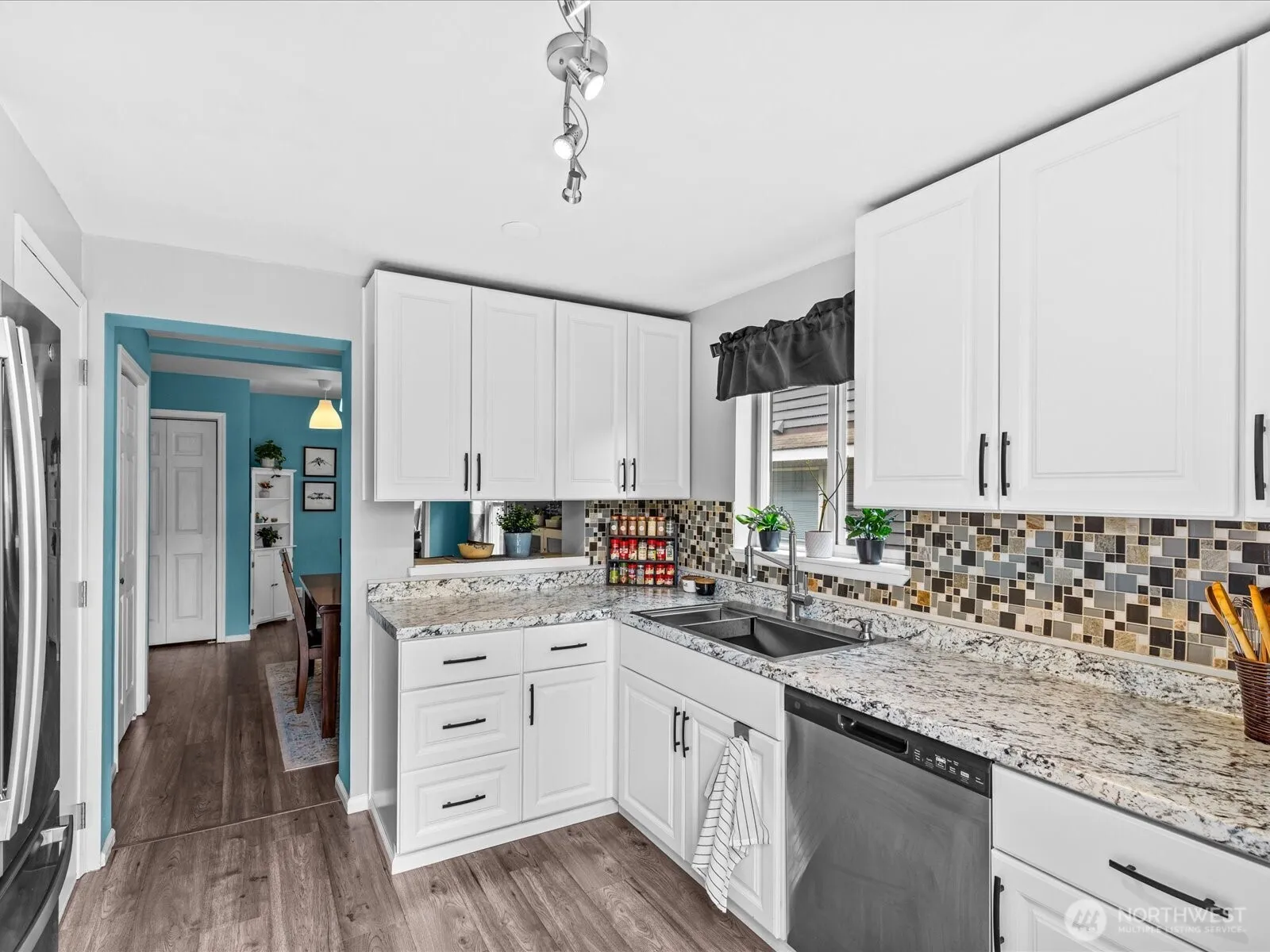 Property photo for 1715 26th Avenue S, Seattle photo 3