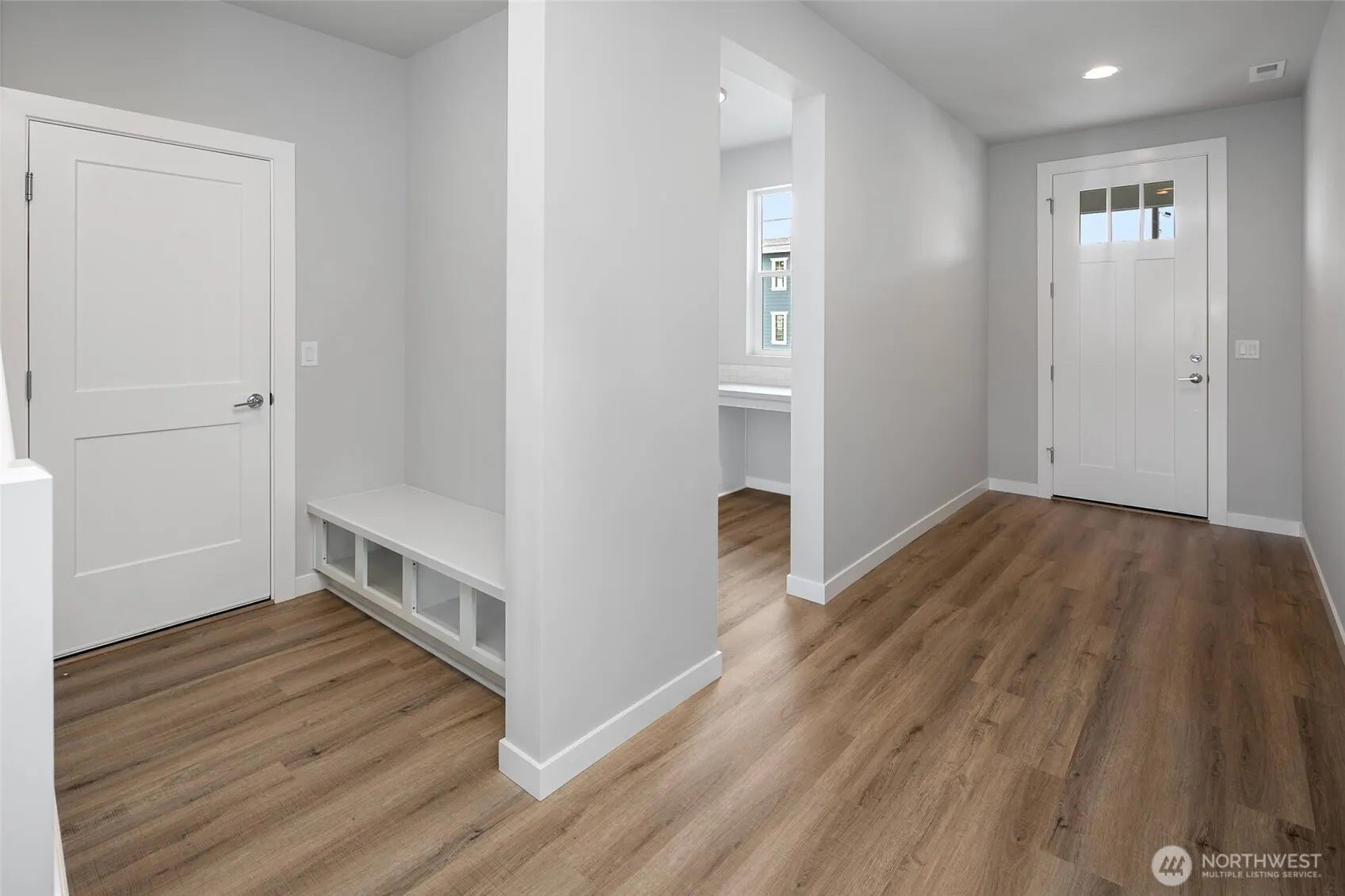 Property photo for 586 Sw 97th Street #3, Seattle photo 4