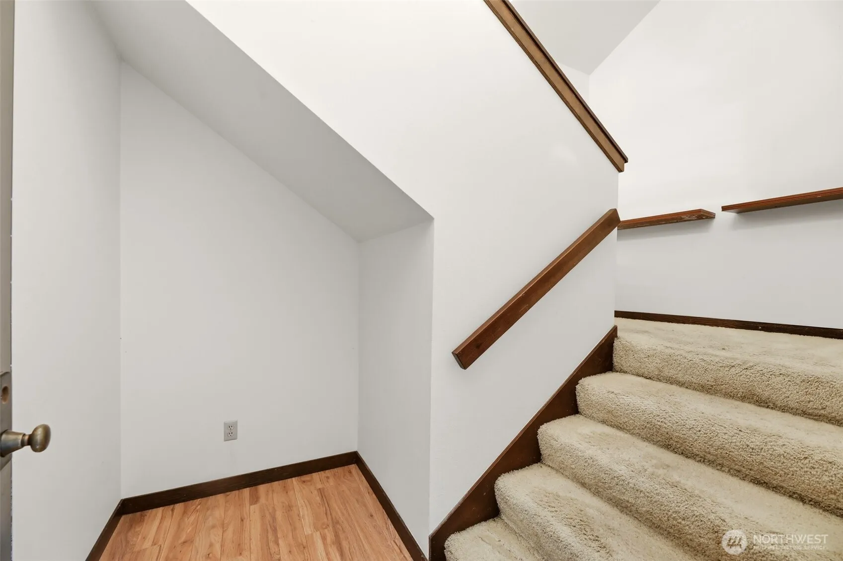 Property photo for 6124 Ne 140th Street #m5, Seattle photo 3