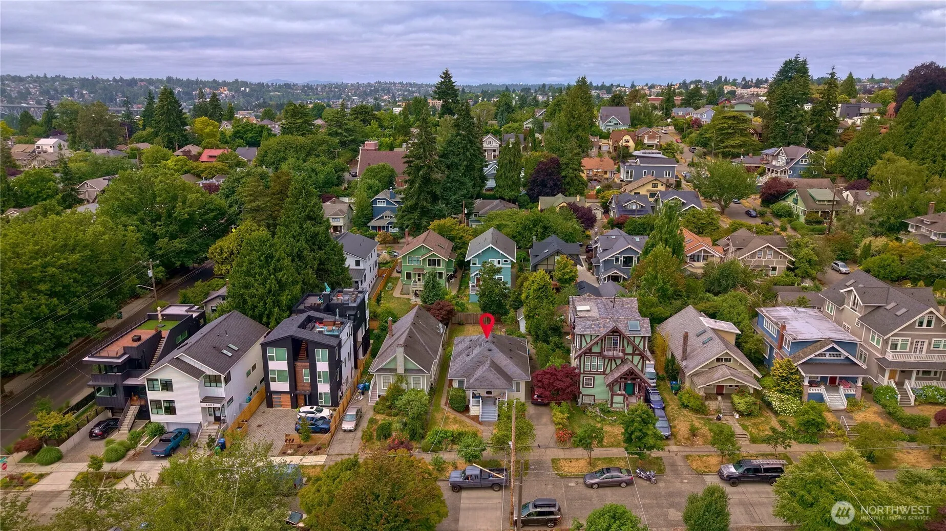 Property photo for 4017 Corliss Avenue N, Seattle photo 5