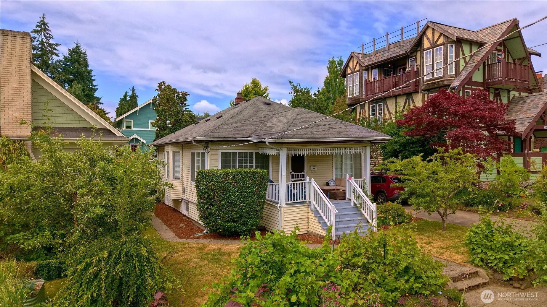Property photo for 4017 Corliss Avenue N, Seattle