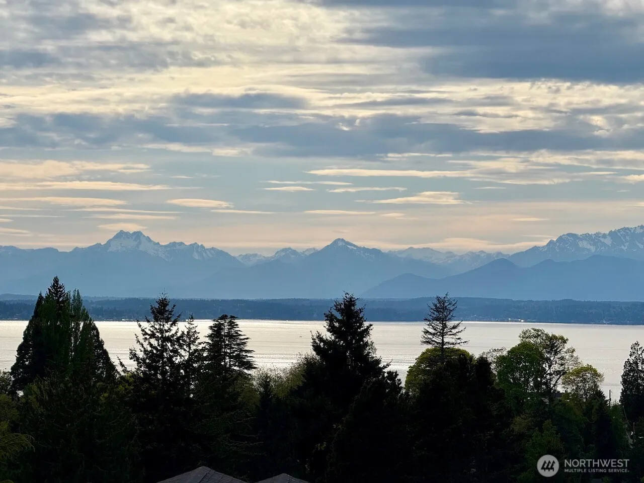 Property photo for 12060 8th Avenue Nw #b, Seattle photo 2
