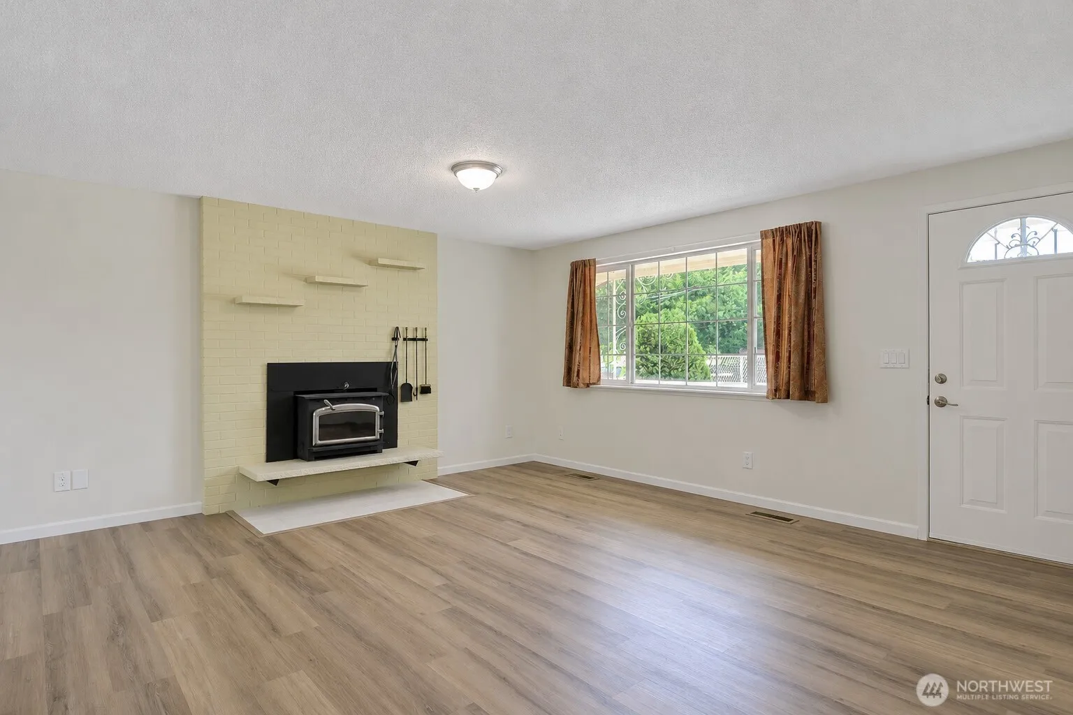 Property photo for 2401 S 62nd Street, Tacoma photo 3