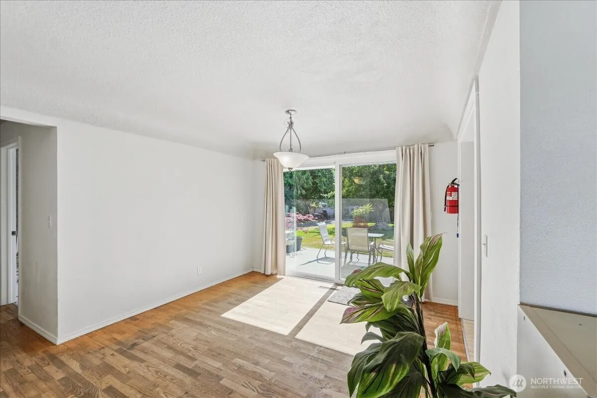 Property photo for 10612 Waller Road E, Tacoma photo 4