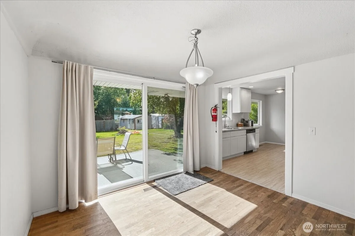 Property photo for 10612 Waller Road E, Tacoma photo 5