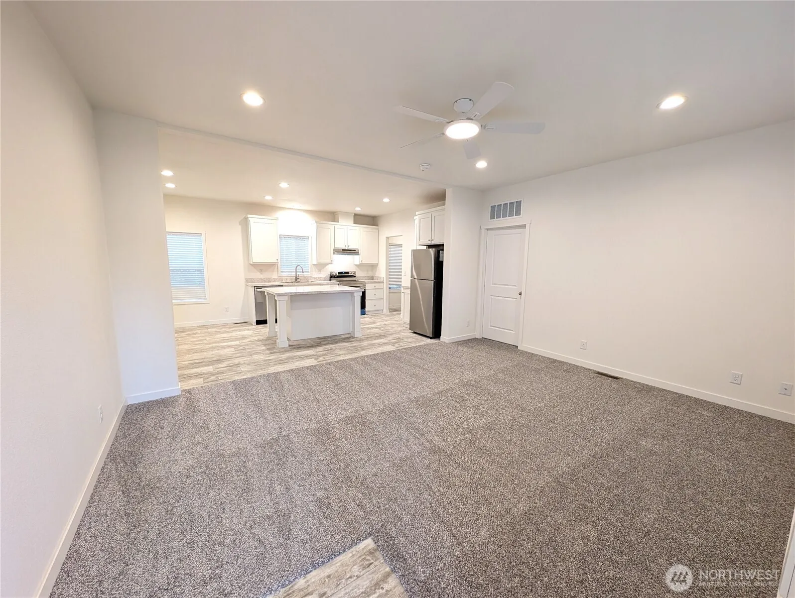 Property photo for 902 97th Street E, Tacoma photo 5